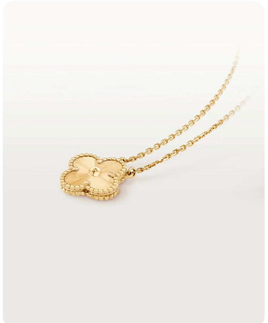 Collier pendentif trèfle porte-bonheur or