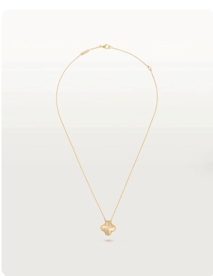 Collier pendentif trèfle porte-bonheur or